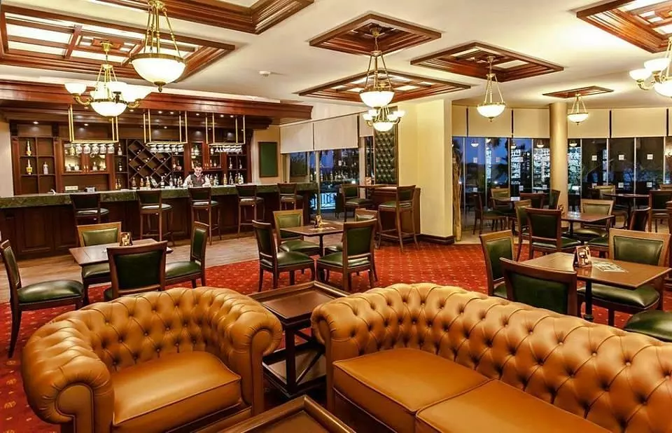 بار هتل توسان بیچ ریزورت